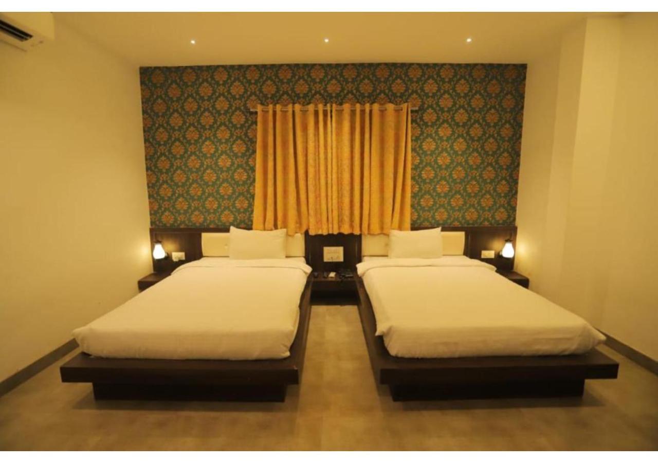 Hotel Raha Udaipur Exterior photo