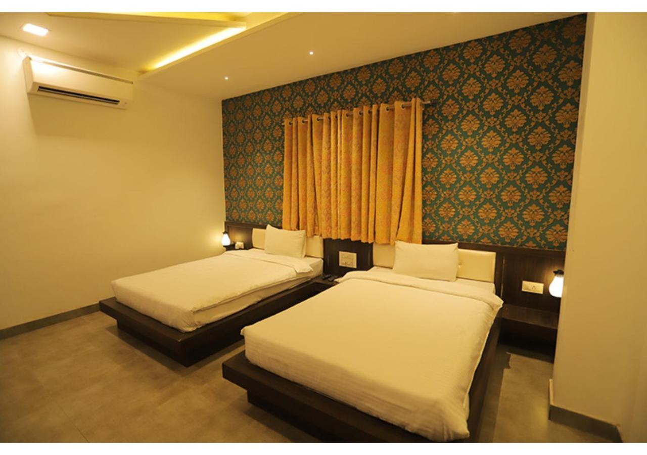 Hotel Raha Udaipur Exterior photo