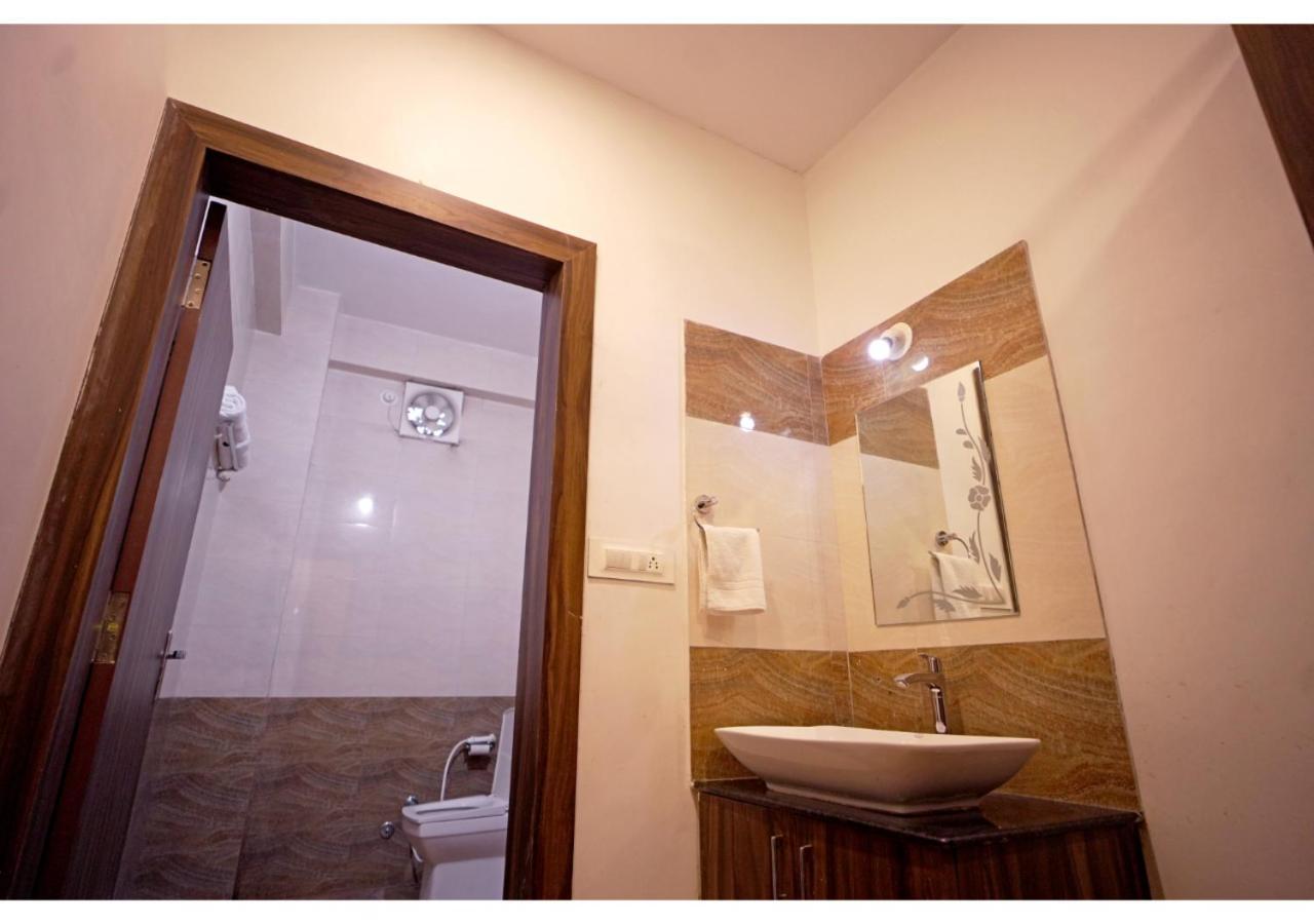 Hotel Raha Udaipur Exterior photo